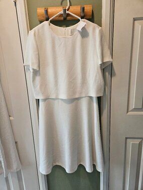Hugo Boss White Short Sleeved Dress US 6 Minimalist Quiet Luxury Wedding NEW